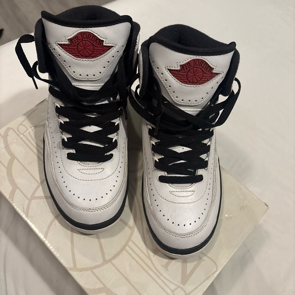 Jordan Retro 2s - Picture 2 of 8